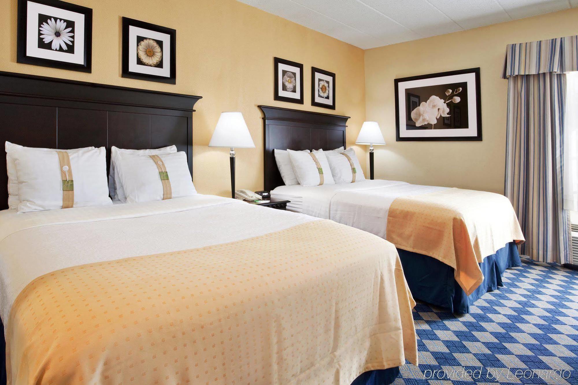 Holiday Inn Columbus North I-270 Worthington 객실 사진