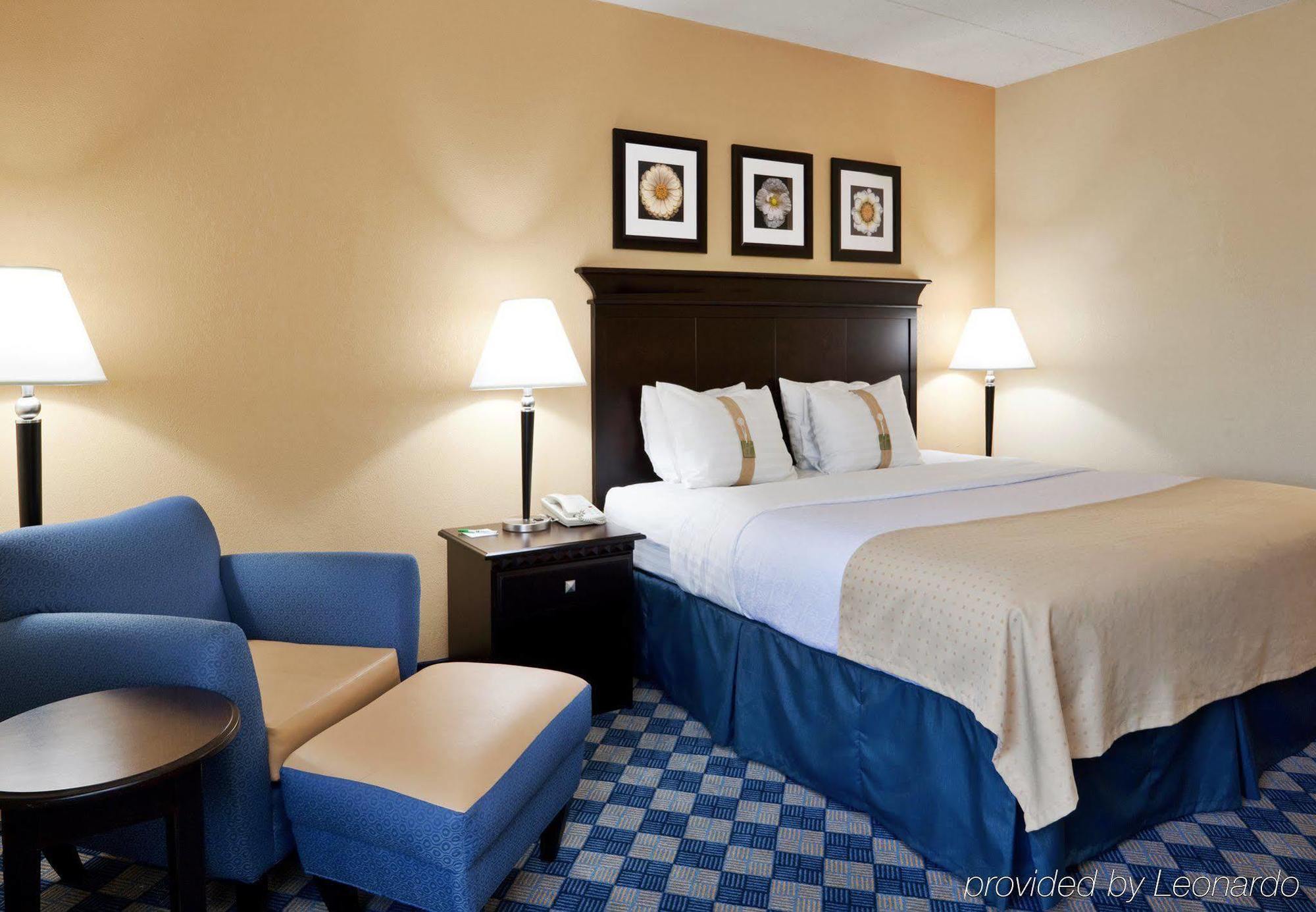 Holiday Inn Columbus North I-270 Worthington 객실 사진